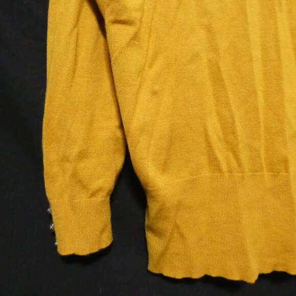 PREMISE STUDIO | large | Knit Lightweight Button Front Sweater - Picture 15 of 16